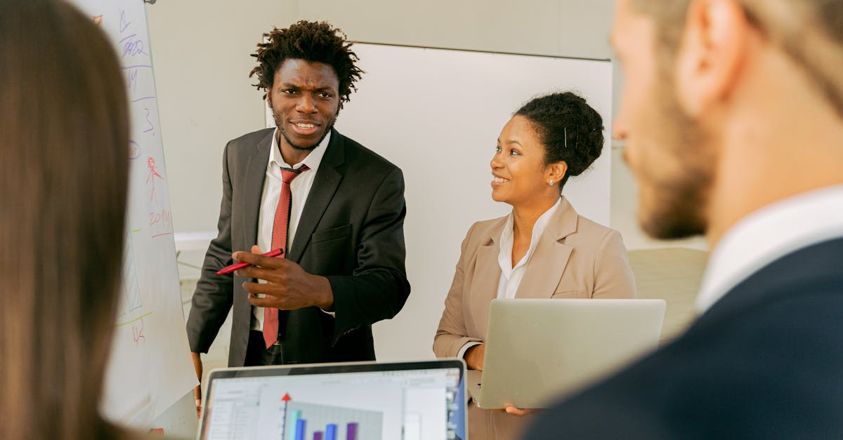 découvrez l'importance d'une communication efficace pour améliorer vos relations personnelles et professionnelles. apprenez des stratégies et des techniques pour transmettre vos idées clairement et favoriser une écoute active.