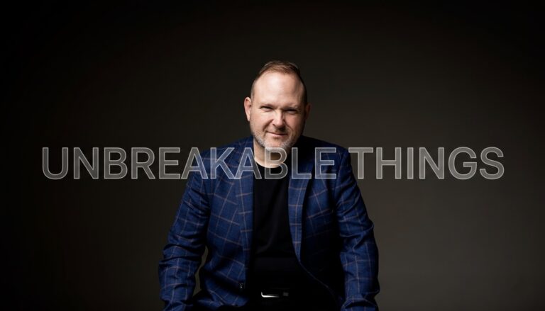 « Unbreakable Things » : le coach Michael King parle leadership dans son clip